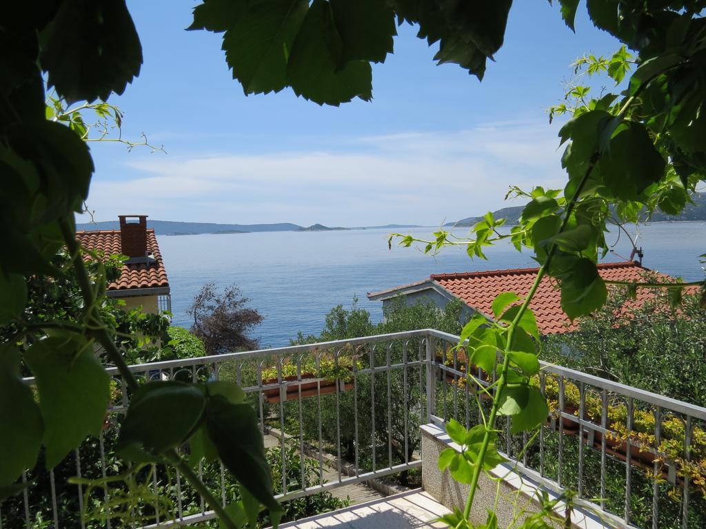 Apartments Lovric - 30 Meters To The Beach Trogir Eksteriør billede