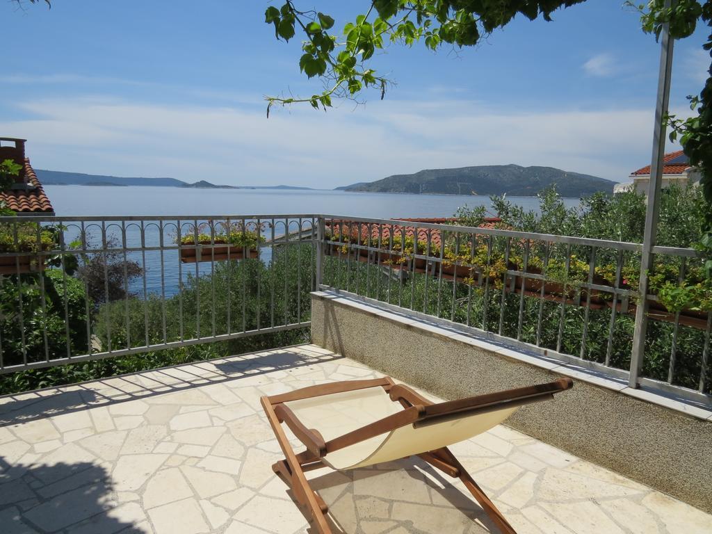 Apartments Lovric - 30 Meters To The Beach Trogir Eksteriør billede