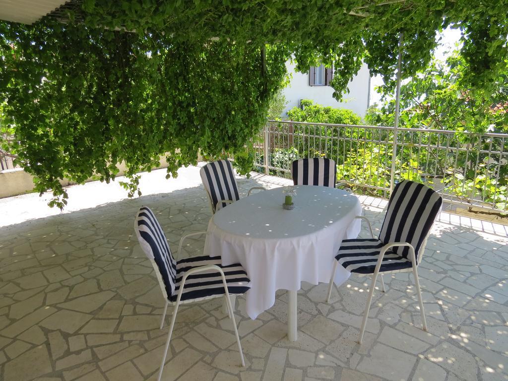 Apartments Lovric - 30 Meters To The Beach Trogir Eksteriør billede