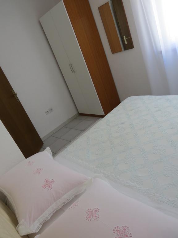 Apartments Lovric - 30 Meters To The Beach Trogir Eksteriør billede