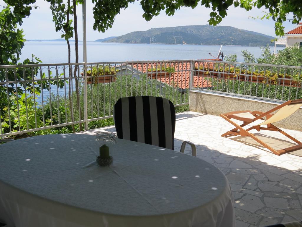 Apartments Lovric - 30 Meters To The Beach Trogir Eksteriør billede