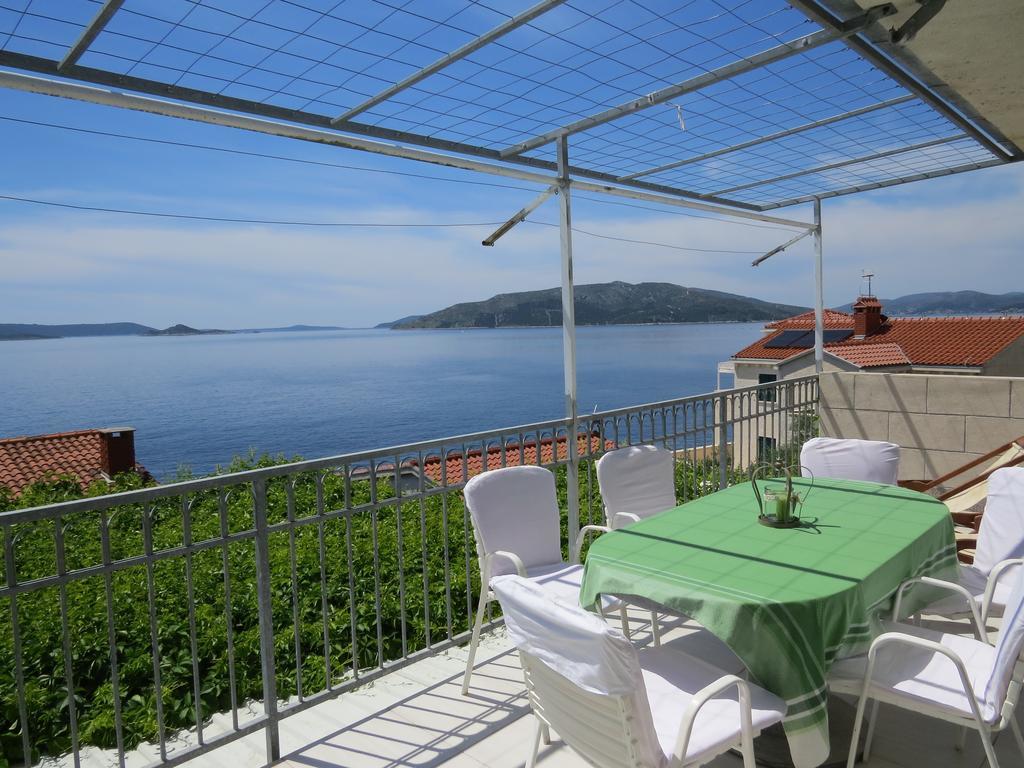 Apartments Lovric - 30 Meters To The Beach Trogir Eksteriør billede