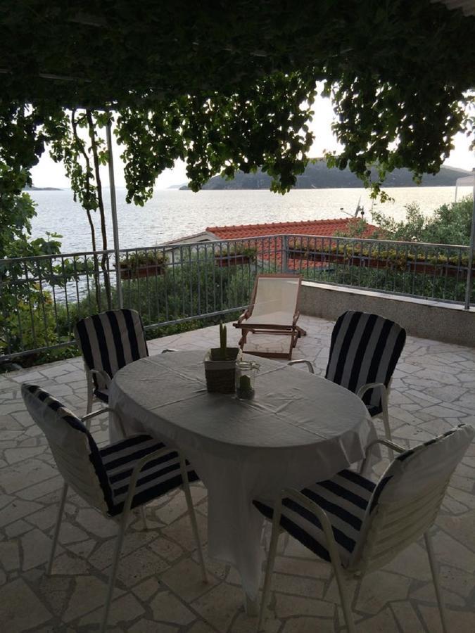 Apartments Lovric - 30 Meters To The Beach Trogir Eksteriør billede